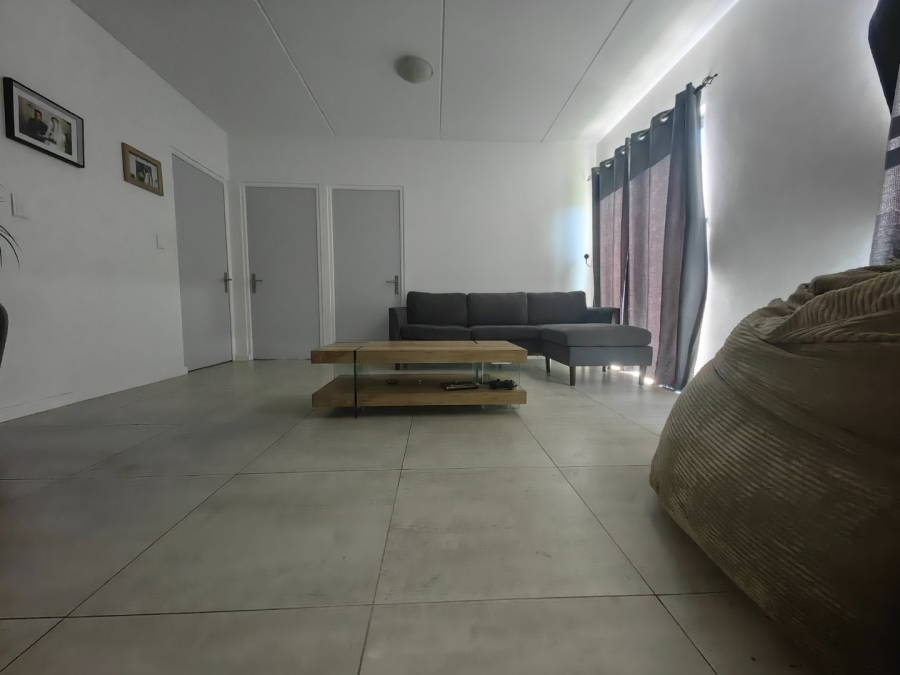 2 Bedroom Property for Sale in Aan de Wijnlanden Western Cape